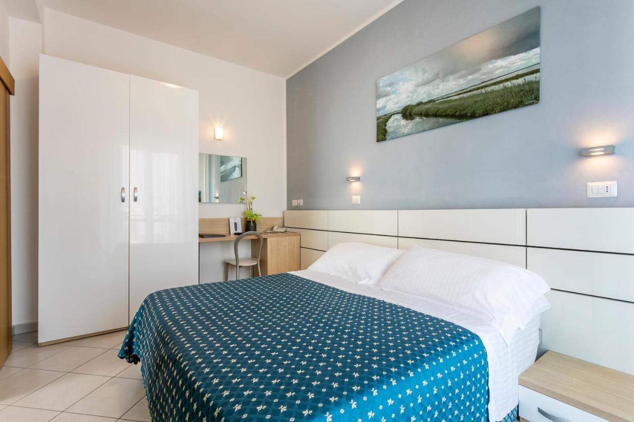 Hotel Baya - In Centro, Sul Mare Milano Marittima Eksteriør bilde