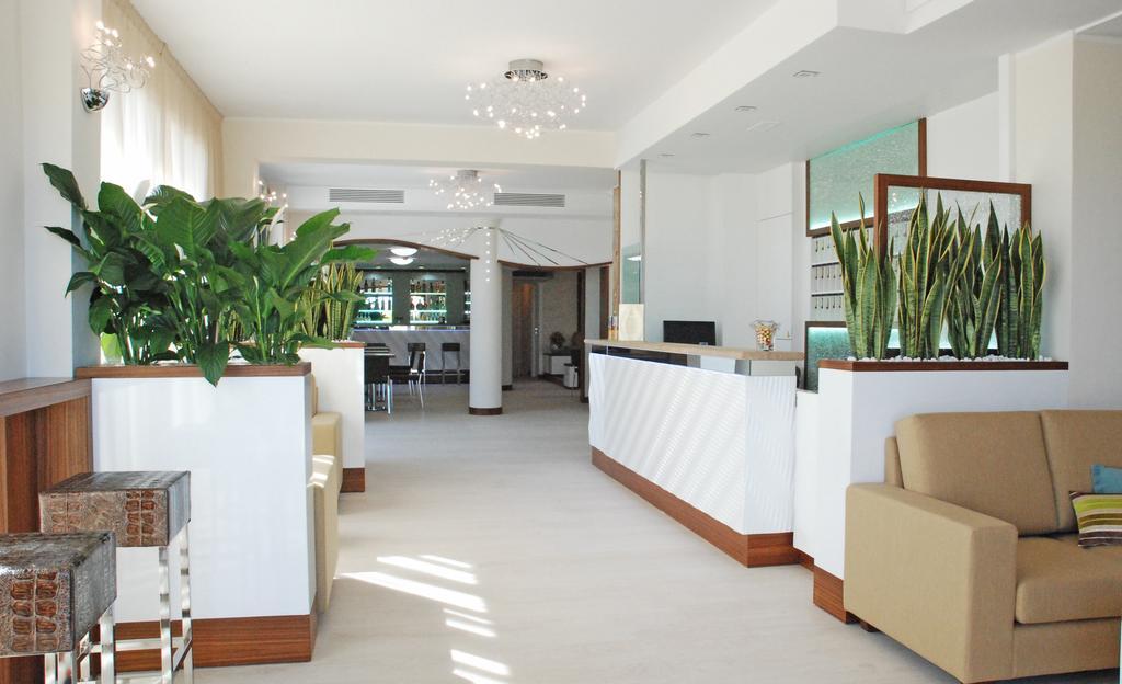 Hotel Baya - In Centro, Sul Mare Milano Marittima Eksteriør bilde