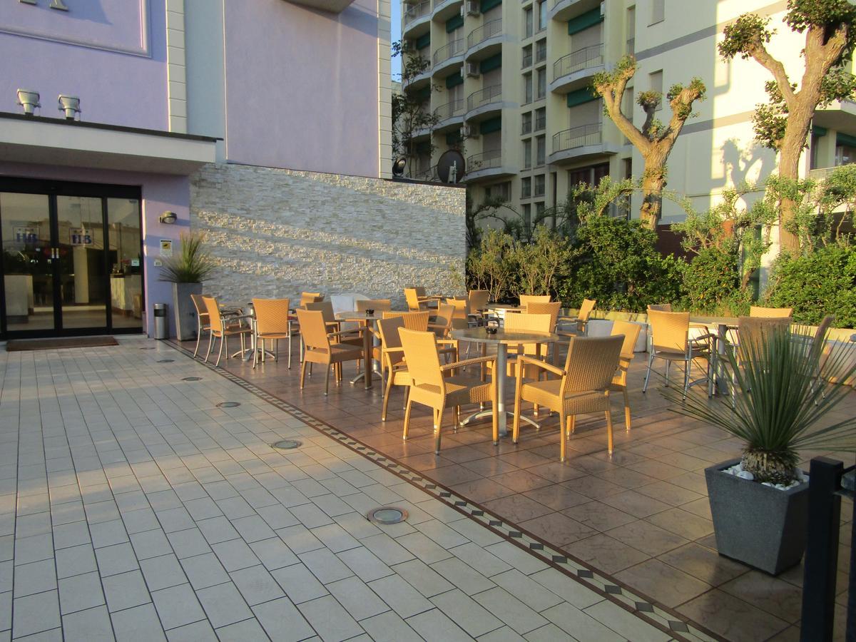 Hotel Baya - In Centro, Sul Mare Milano Marittima Eksteriør bilde